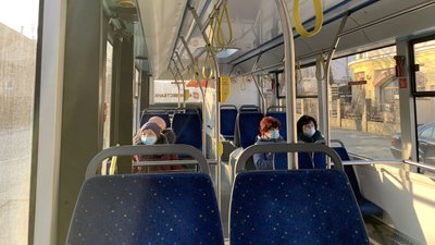 6 "Електронів" на 3 маршрутах: спецперевезення для медпрацівників Ужгорода