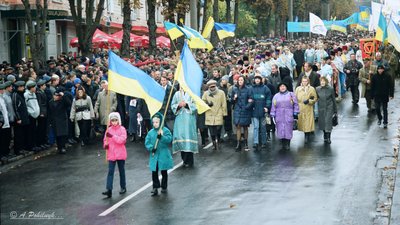 Клима Савура в бронзі "приймала" його зв'язкова: до 20-річчя відкриття в Рівному пам'ятника організатору УПА на Волині Клима Савура в бронзі "приймала" його зв'язкова: до 20-річчя відкриття в Рівному пам'ятника організатору УПА на Волині