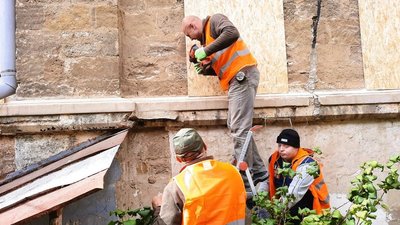 Ліквідація наслідків обстрілів. Як містянам допомагають у Миколаєві Ліквідація наслідків обстрілів. Як містянам допомагають у Миколаєві