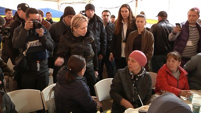 До Запоріжжя прибули автобуси з мешканцями Маріуполя До Запоріжжя прибули автобуси з мешканцями Маріуполя