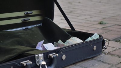 "Навіть маленька справа може наблизити нас до перемоги". Музикант із Сум організовує вуличні концерти та допомагає армії "Навіть маленька справа може наблизити нас до перемоги". Музикант із Сум організовує вуличні концерти та допомагає армії