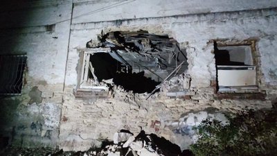 Війська РФ чотири рази атакували Нікопольщину: пошкоджено підприємство, держустанову, будинки