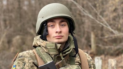 Заповідав побратимам заспівати "Довбуша" на могилі: історія бійця з Франківщини Валентина Слюсарчука Заповідав побратимам заспівати "Довбуша" на могилі: історія бійця з Франківщини Валентина Слюсарчука