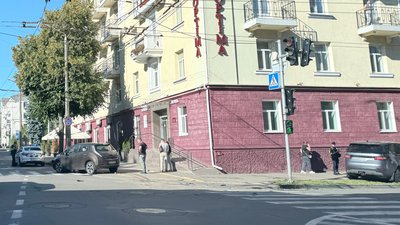 Автівки після ДТП у Чернігові на перехресті вулиць Полуботка і Гончої