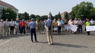 Військовослужбовці-пенсіонери вийшли на акцію в Ужгороді: що вимагали Військовослужбовці-пенсіонери вийшли на акцію в Ужгороді: що вимагали