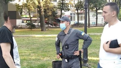У Франківську жінка залишила свою дитину незнайомцю У Франківську жінка залишила свою дитину незнайомцю