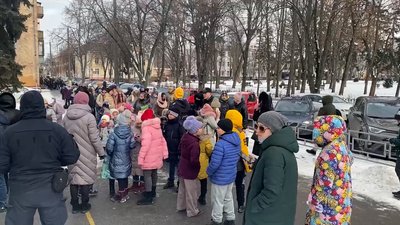 У Чернігові проводять евакуацію всіх навчальних закладів через повідомлення про замінування