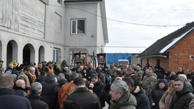 На Тернопільщині попрощалися із загиблим військовослужбовцем На Тернопільщині попрощалися із загиблим військовослужбовцем