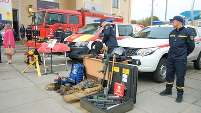 До Дня рятівника у Вінниці відкрили виставку рятувальних машин