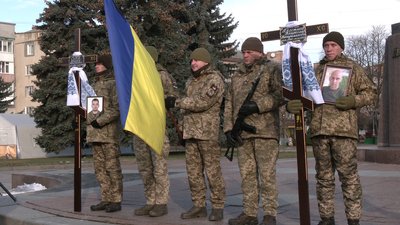 У Рівному попрощались із бійцями Владиславом Простаковим та Андрієм Савіним У Рівному попрощались із бійцями Владиславом Простаковим та Андрієм Савіним