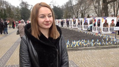 "Ціна війни": у центрі Тернополя вшановують загиблих військовослужбовців