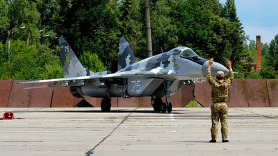 На Прикарпатті харківські курсанти опановують навчальні повітряні бої На Прикарпатті харківські курсанти опановують навчальні повітряні бої