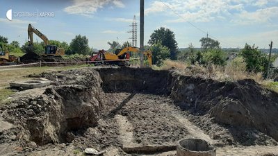У Харкові противники будівництва дороги через "Барабашово" стали на заваді техніки У Харкові противники будівництва дороги через "Барабашово" стали на заваді техніки