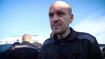 Десять місяців в одиночній камері. Захисник Маріуполя з Кіровоградщини повернувся з полону Десять місяців в одиночній камері. Захисник Маріуполя з Кіровоградщини повернувся з полону