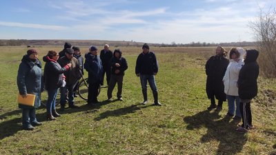 Жителі Підволочиська зібралися на пасовищі Жителі Підволочиська зібралися на пасовищі