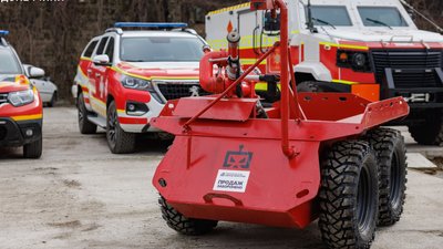 Робот для рятувальників "Змій пожежний"
