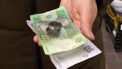 Прожитковий мінімум у 86 гривень на день – житомирянам цього недостатньо Прожитковий мінімум у 86 гривень на день – житомирянам цього недостатньо