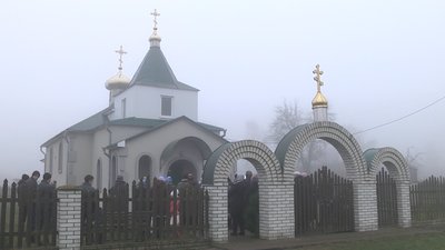 Віряни, які пів року молилися на вулиці, подали документи для переходу в ПЦУ Віряни, які пів року молилися на вулиці, подали документи для переходу в ПЦУ