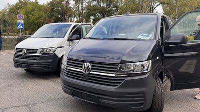 Мікроавтобуси "Volkswagen Multivan (T6)" від Нижньої Саксонії