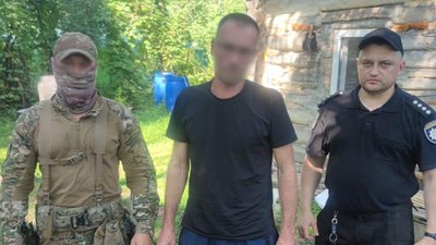 На прикордонні Чернігівщини виявили плантацію конопель площею у два гектари: поліція затримала підозрюваних На прикордонні Чернігівщини виявили плантацію конопель площею у два гектари: поліція затримала підозрюваних