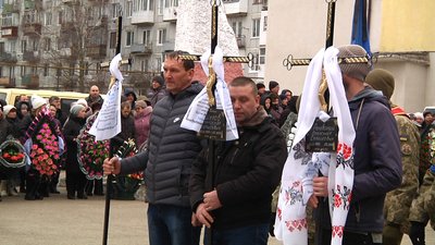 На Житомирщині попрощалися з загиблими в боях військовослужбовцями На Житомирщині попрощалися з загиблими в боях військовослужбовцями