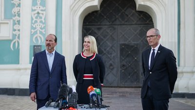 Посол США Брінк вручила вірчі грамоти від президента США президенту України Посол США Брінк вручила вірчі грамоти від президента США президенту України