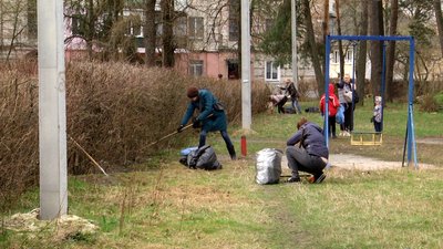 Житомиряни вчетверте вийшли на міську толоку Житомиряни вчетверте вийшли на міську толоку