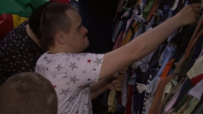 Як у луцькій кав’ярні, де працюють офіціанти з синдромом Дауна, діє волонтерський центр Як у луцькій кав’ярні, де працюють офіціанти з синдромом Дауна, діє волонтерський центр