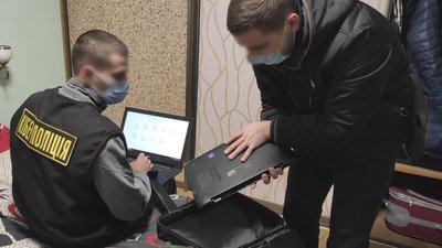 Більше сотні ошуканих: трьох лучан затримали за продаж неіснуючого одягу Більше сотні ошуканих: трьох лучан затримали за продаж неіснуючого одягу