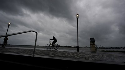 Ураган "Іда" змусив річку Міссісіпі змінити напрямок течії