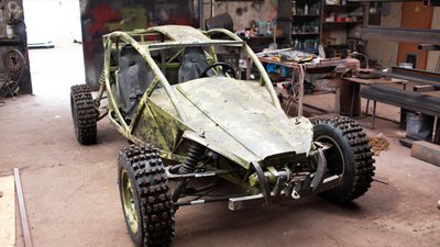 Військові попросили у соцмережах. На Буковині підприємець виготовляє баггі для української армії Військові попросили у соцмережах. На Буковині підприємець виготовляє баггі для української армії