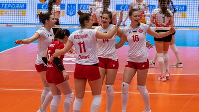 Волейболістки СК "Прометей" у фінальному матчі Кубка України 2023/24 з "Алантою".