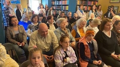 "Справа під Новий рік": у Вінниці десятирічний хлопець презентував книгу "Справа під Новий рік": у Вінниці десятирічний хлопець презентував книгу