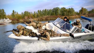 Знешкодили терористів та звільнили заручників - у Херсоні поліція провела навчання Знешкодили терористів та звільнили заручників - у Херсоні поліція провела навчання