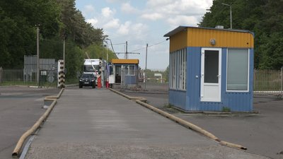 Як працює пункт пропуску у Нових Яриловичах після закриття авіасполучення