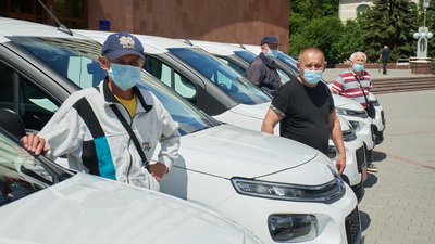 Франківська ОТГ отримала нові автомобілі для сільської медицини