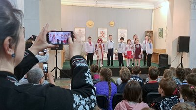 "Показали найкращі зразки". У Дніпрі відкрили традиційну виставку витворів народного мистецтва "Нас єднає Великдень" "Показали найкращі зразки". У Дніпрі відкрили традиційну виставку витворів народного мистецтва "Нас єднає Великдень"