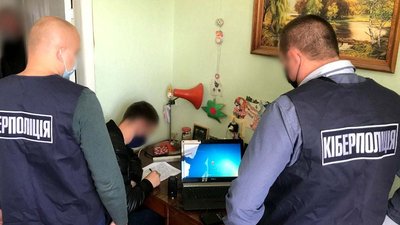 У Херсоні кіберполіцейські викрили розповсюджувача дитячої порнографії
