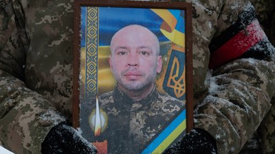 В Ужгороді попрощалися з полеглим захисником Тарасом Поповичем