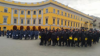 До Дня соборності України в Одесі створили "живий ланцюг" та заспівали Державний Гімн До Дня соборності України в Одесі створили "живий ланцюг" та заспівали Державний Гімн