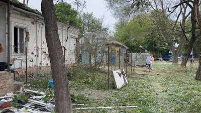 Пошкоджені будинки та знищене майно: очевидці розповіли подробиці нічних обстрілів Миколаєва