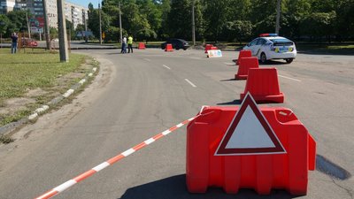 У Черкасах внаслідок зливи обвалився головний каналізаційний колектор У Черкасах внаслідок зливи обвалився головний каналізаційний колектор