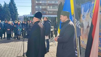 У Черкасах вшанували пам'ять полеглих на Майдані учасників Революції Гідності У Черкасах вшанували пам'ять полеглих на Майдані учасників Революції Гідності