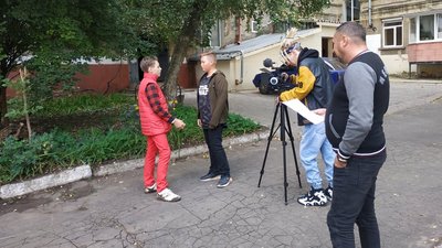 Відзнімуть 12 серій: у Краматорську розпочалися зйомки дитячого кіножурналу Відзнімуть 12 серій: у Краматорську розпочалися зйомки дитячого кіножурналу