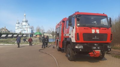 На Рівненщині горять будівлі чоловічого монастиря На Рівненщині горять будівлі чоловічого монастиря