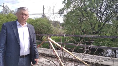 На Житомирщині на мосту через річку утворилася діра – на реконструкцію потрібно 5 мільйонів гривень На Житомирщині на мосту через річку утворилася діра – на реконструкцію потрібно 5 мільйонів гривень