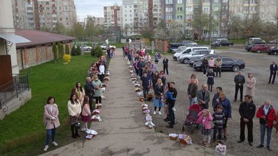З дотриманням карантинних вимог. Як франківці святкують Великдень