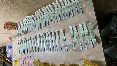 Правоохоронці Тернопільщини затримали групу осіб, яка виробляла підроблений алкоголь Правоохоронці Тернопільщини затримали групу осіб, яка виробляла підроблений алкоголь