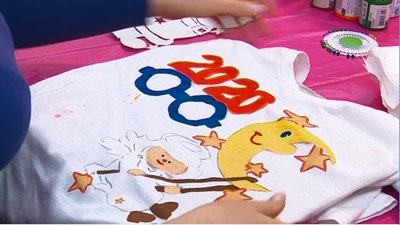 Мами, які виховують дітей з інвалідністю, розмальовували футболки