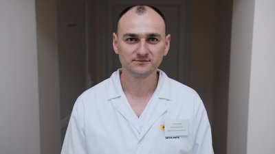 Важко бачити поранених дітей. Лікар, що переїхав у Чернівці, розповів, як лікував людей в окупованій Бучі